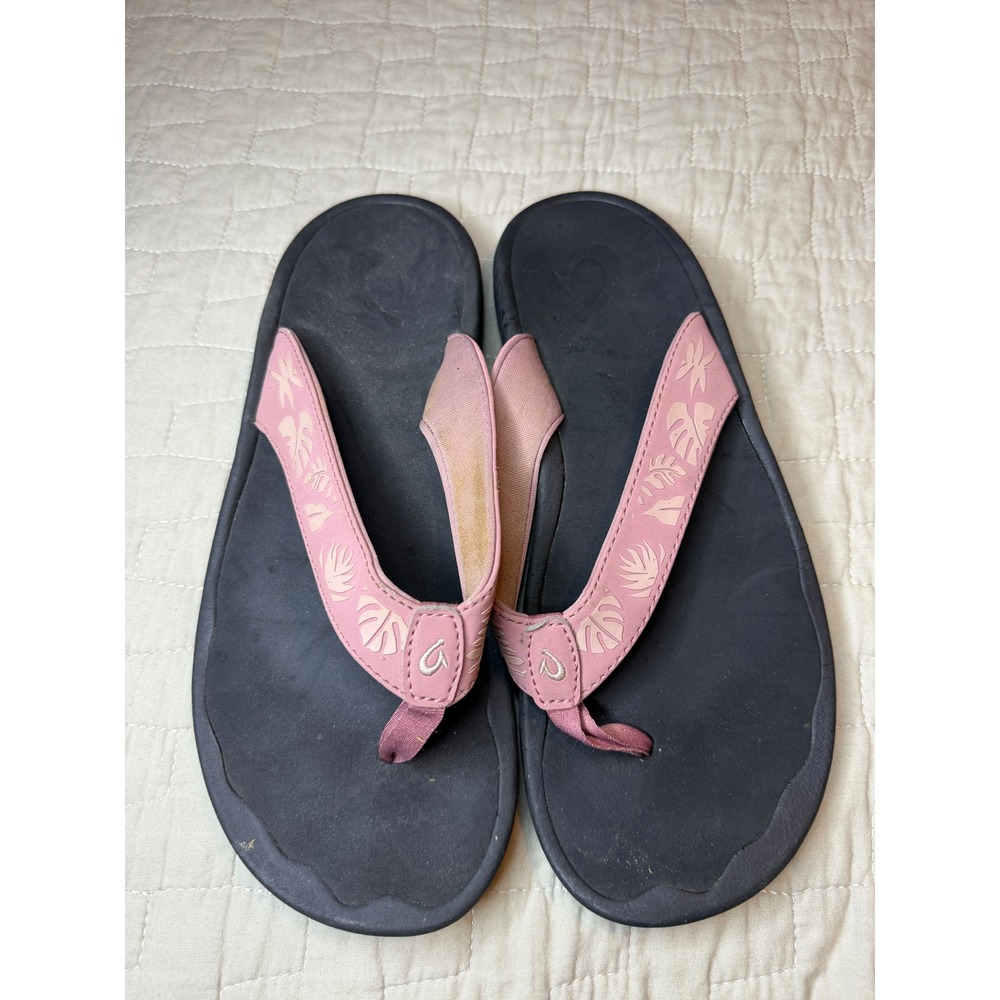 OluKai Womens 8 Pink Floral Flip Flop Sandals Black Hawaiian Beach Comfort